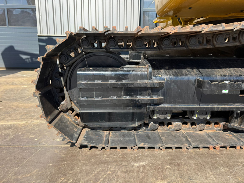 Excavadora de cadenas Caterpillar 323D3: foto 9