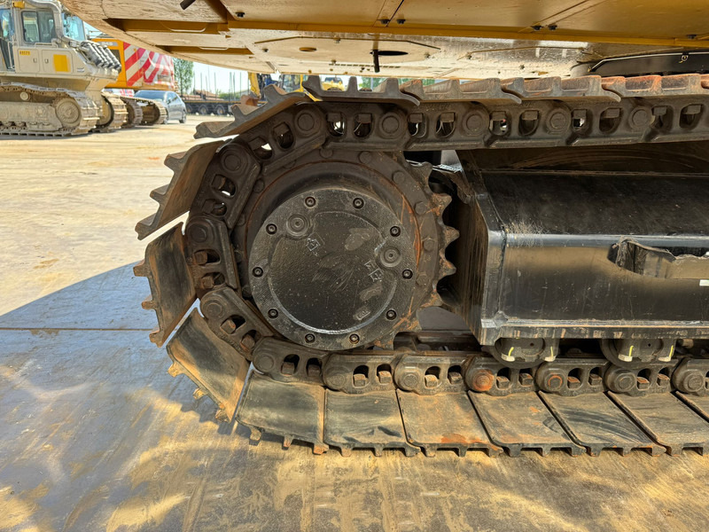 Excavadora de cadenas Caterpillar 323D3: foto 13