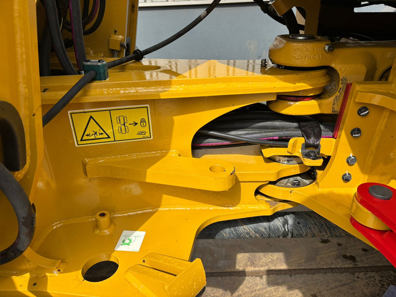 Cargadora de ruedas Caterpillar 908M: foto 10