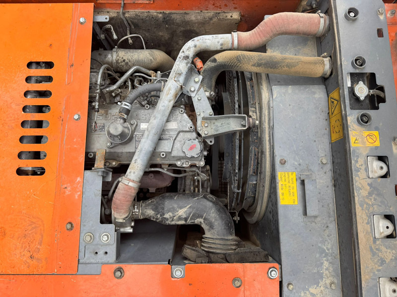 Excavadora de cadenas Hitachi ZX210LC-3: foto 14