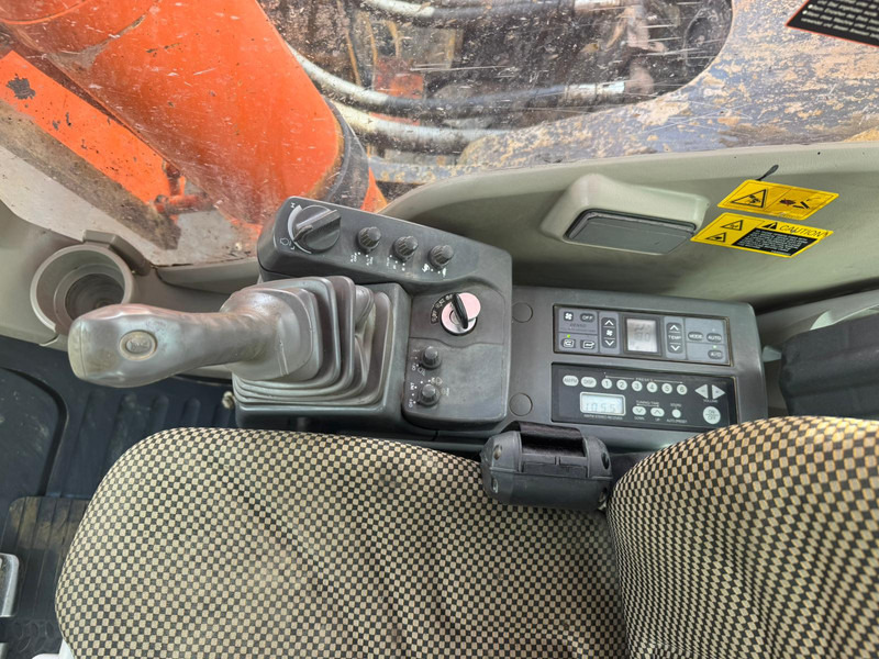 Excavadora de cadenas Hitachi ZX670LCH-3: foto 9