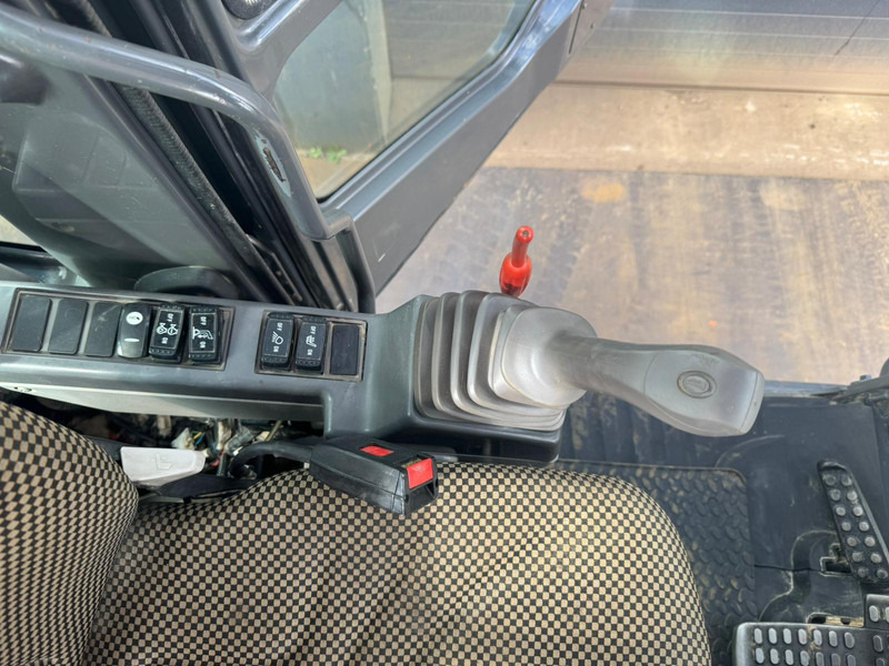 Excavadora de cadenas Hitachi ZX670LCH-3: foto 10