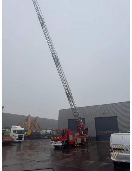 Iveco 130E23 4x2 Firetruck - Camión de bomberos: foto 2 Iveco 130E23 4x2 Firetruck - Camión de bomberos: foto 2