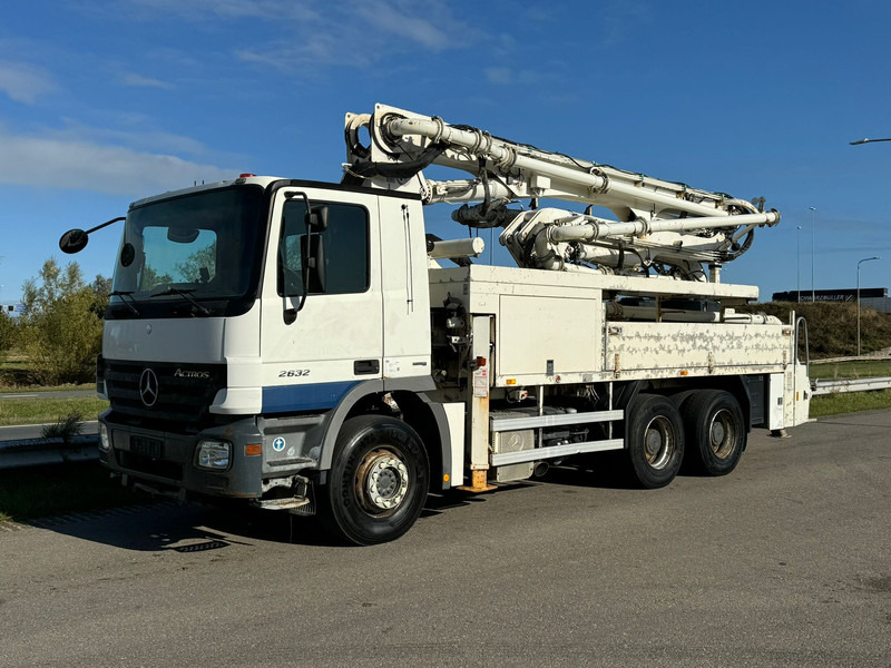 MERCEDESBENZ Actros 2632 6x4 with Putzmeister BSF 24-4 11 24m concrete pump - Camión bomba de hormigón: foto 1 MERCEDESBENZ Actros 2632 6x4 with Putzmeister BSF 24-4 11 24m concrete pump - Camión bomba de hormigón: foto 1