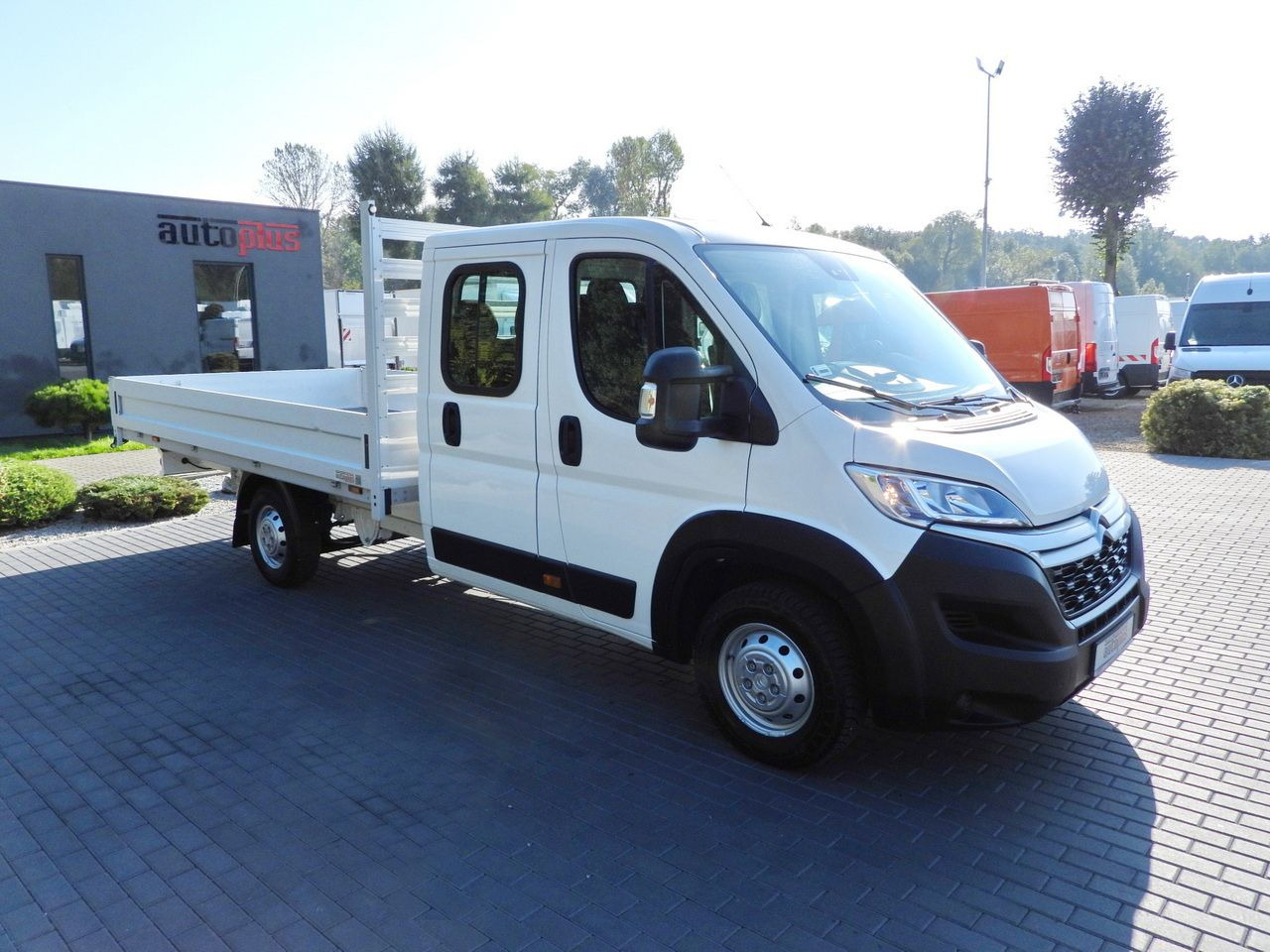 CITROEN JUMPER STAKE BODY DOUBLE CABIN DOKA 7 SEATS PNEUMATICS AIR CONDITIONING 140HP - Furgoneta caja abierta: foto 4 CITROEN JUMPER STAKE BODY DOUBLE CABIN DOKA 7 SEATS PNEUMATICS AIR CONDITIONING 140HP - Furgoneta caja abierta: foto 4
