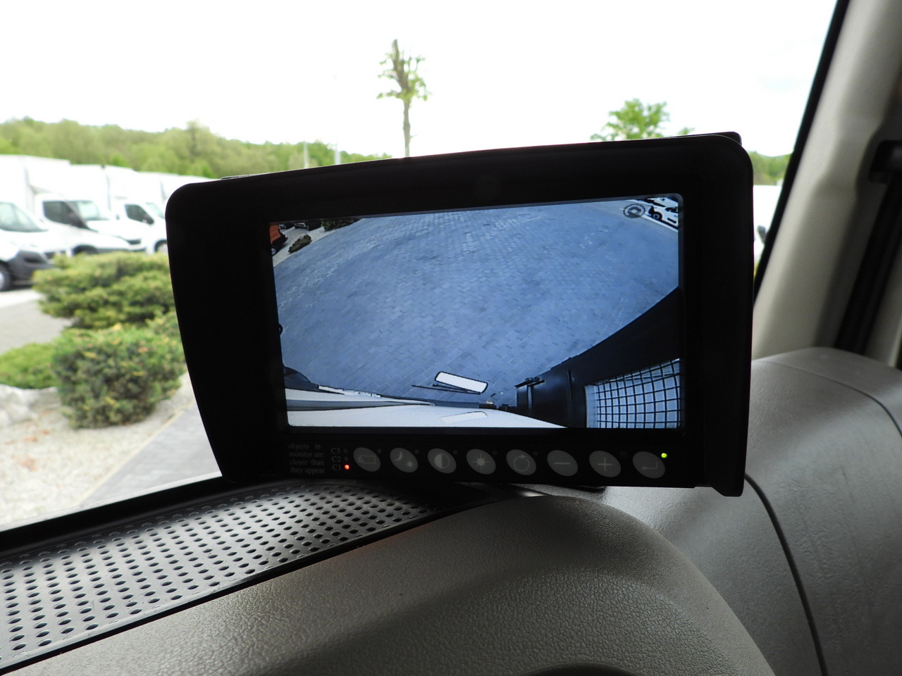 Camión volquete DAF LF 180 THREE-WAY TIPPER CRUISE CONTROL LED LIGHTS AUTOMATIC TRANSMISSION  TWIN WHEELS AIR CONDITIONING  180HP: foto 45