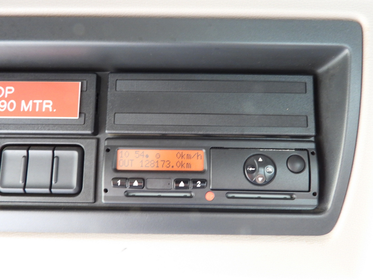 Camión volquete DAF LF 180 THREE-WAY TIPPER CRUISE CONTROL LED LIGHTS AUTOMATIC TRANSMISSION  TWIN WHEELS AIR CONDITIONING  180HP: foto 46