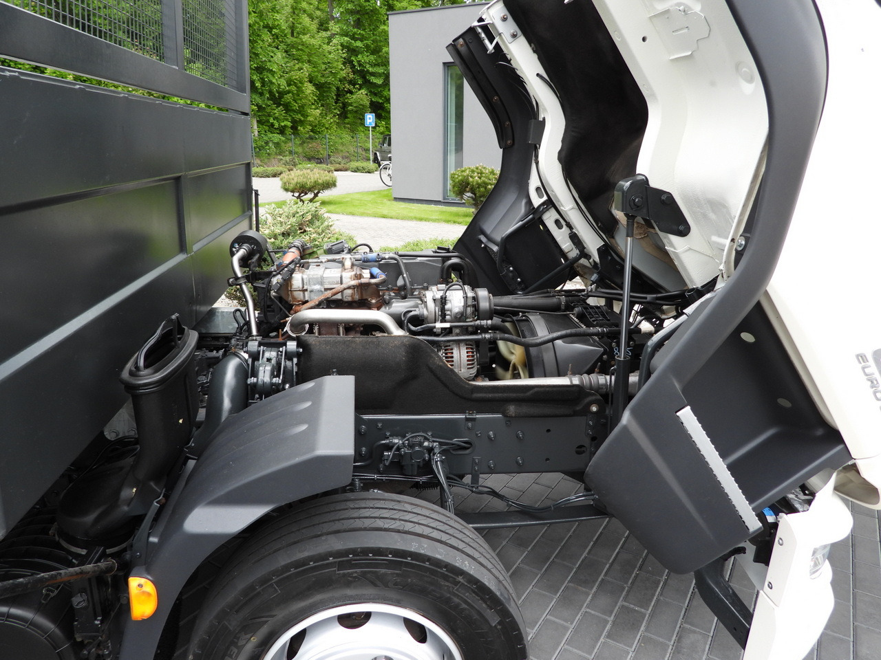 Camión volquete DAF LF 180 THREE-WAY TIPPER CRUISE CONTROL LED LIGHTS AUTOMATIC TRANSMISSION  TWIN WHEELS AIR CONDITIONING  180HP: foto 30