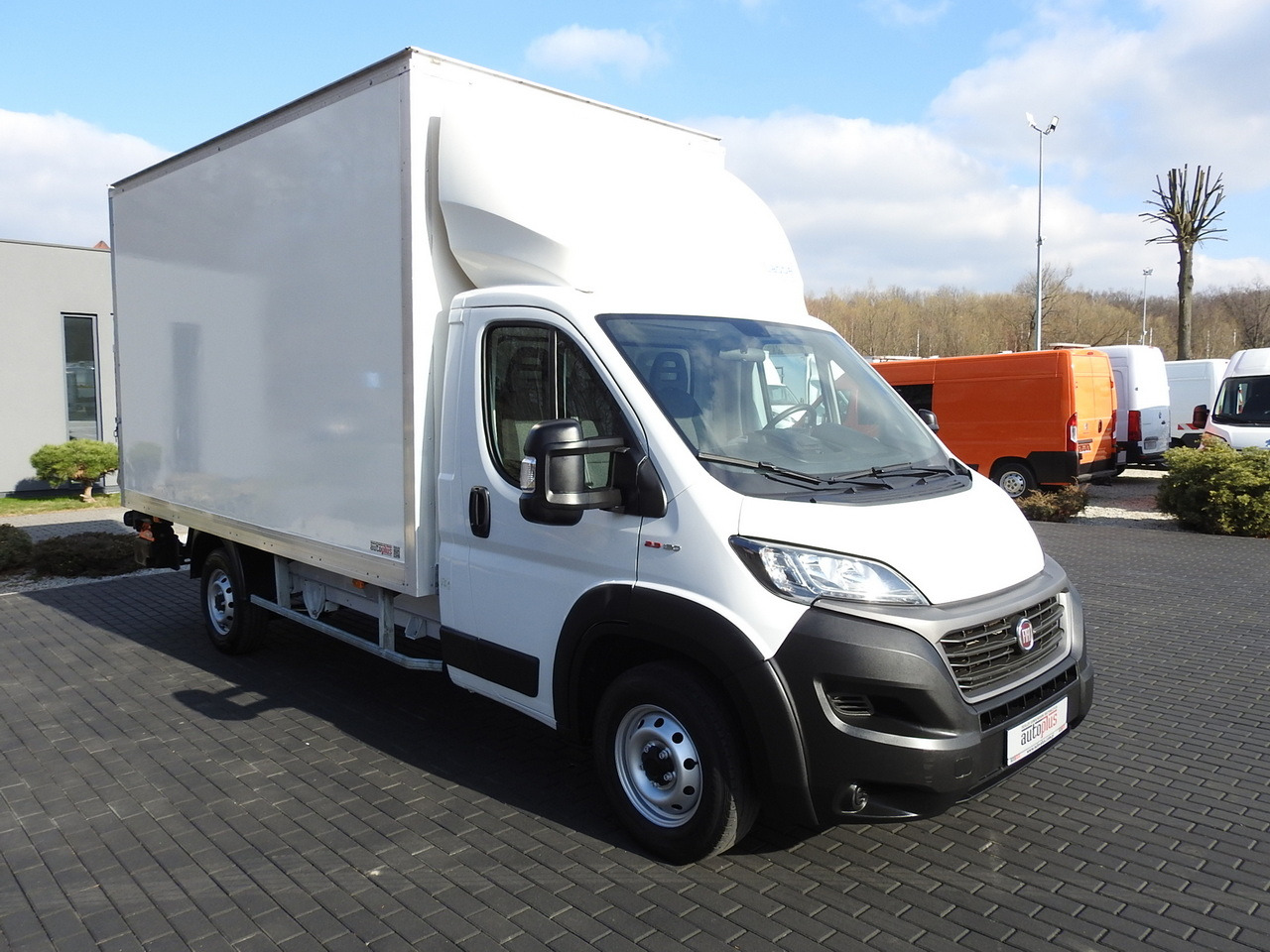 FIAT DUCATO BOX LIFT 8 PALLETS CRUISE CONTROL NAVIGATION LED LIGHTS AIR CONDITIONING 130HP - Furgoneta frigorifica: foto 4 FIAT DUCATO BOX LIFT 8 PALLETS CRUISE CONTROL NAVIGATION LED LIGHTS AIR CONDITIONING 130HP - Furgoneta frigorifica: foto 4