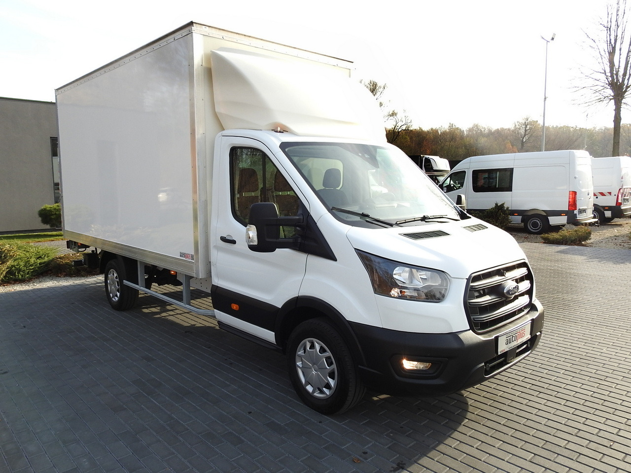 FORD TRANSIT BOX LIFT 8 PALLETS CRUISE CONTROL AIR CONDITIONING 130HP - Furgoneta caja cerrada: foto 4 FORD TRANSIT BOX LIFT 8 PALLETS CRUISE CONTROL AIR CONDITIONING 130HP - Furgoneta caja cerrada: foto 4