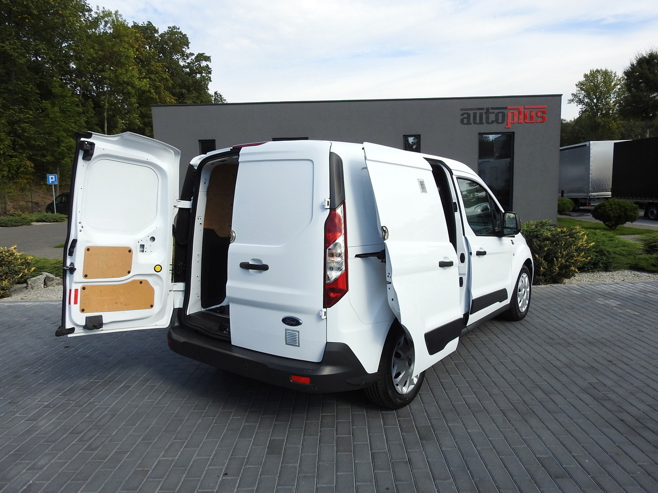 FORD TRANSIT CONNECT VAN CRUISE CONTROL NAVIGATION AIR CONDITIONING 100HP - Furgón: foto 3 FORD TRANSIT CONNECT VAN CRUISE CONTROL NAVIGATION AIR CONDITIONING 100HP - Furgón: foto 3
