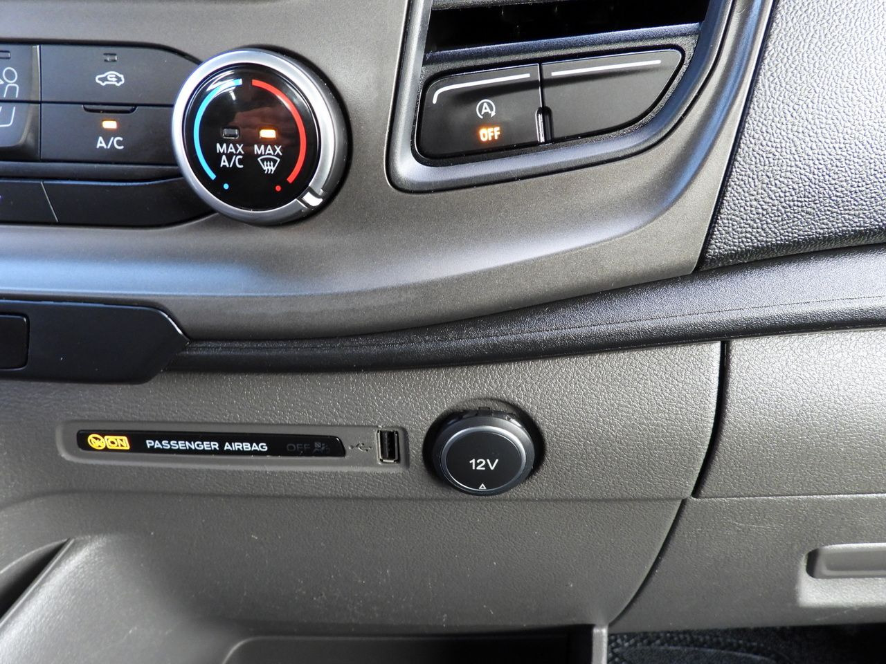 Furgoneta basculante FORD TRANSIT TIPPER CRUISE CONTROL LED LIGHTS TWIN WHEELS AIR CONDITIONING  130HP: foto 40