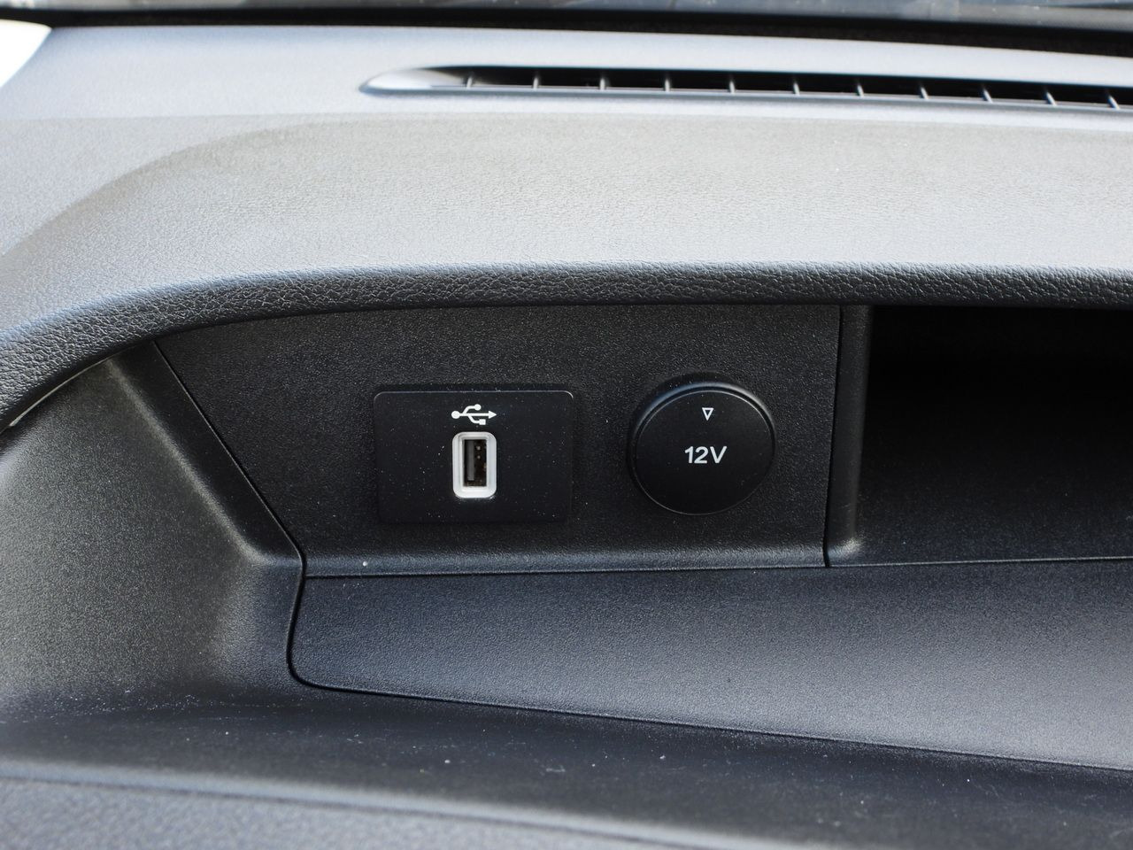 Furgoneta basculante FORD TRANSIT TIPPER CRUISE CONTROL LED LIGHTS TWIN WHEELS AIR CONDITIONING  130HP: foto 42