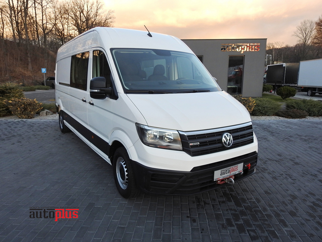 VOLKSWAGEN CRAFTER 4X4 4MOTION BOX DELIVERY VAN 7 SEATS AIR CONDITIONING 140HP - Furgoneta: foto 1 VOLKSWAGEN CRAFTER 4X4 4MOTION BOX DELIVERY VAN 7 SEATS AIR CONDITIONING 140HP - Furgoneta: foto 1