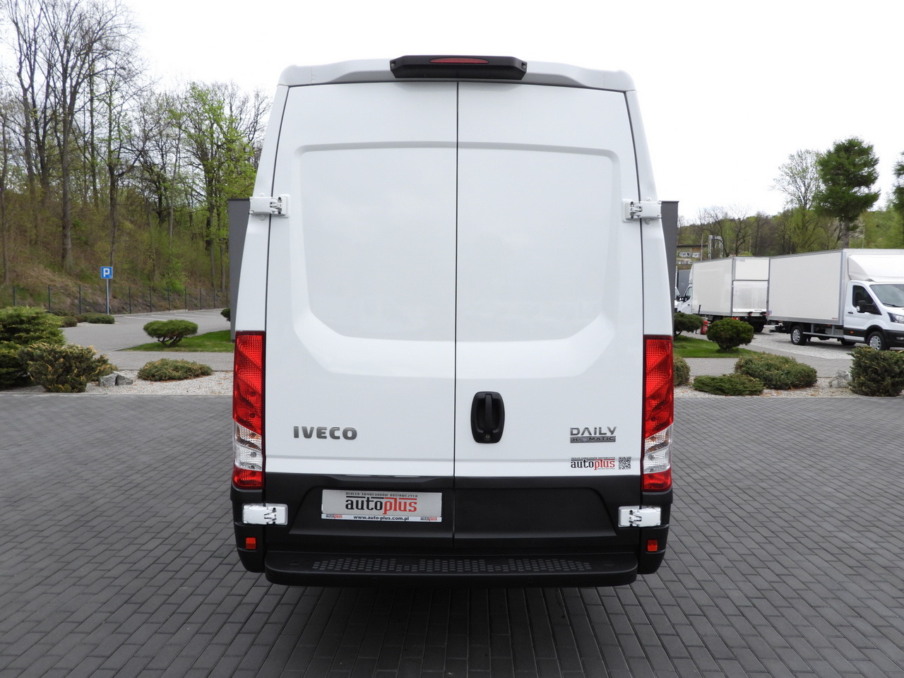 Furgoneta frigorifica IVECO DAILY 35S14 REFRIGERATOR VAN 0*C POWER SUPPLY 230V CRUISE CONTROL AUTOMATIC TRANSMISSION HI-MATIC AIR CONDITIONING  140HP: foto 11