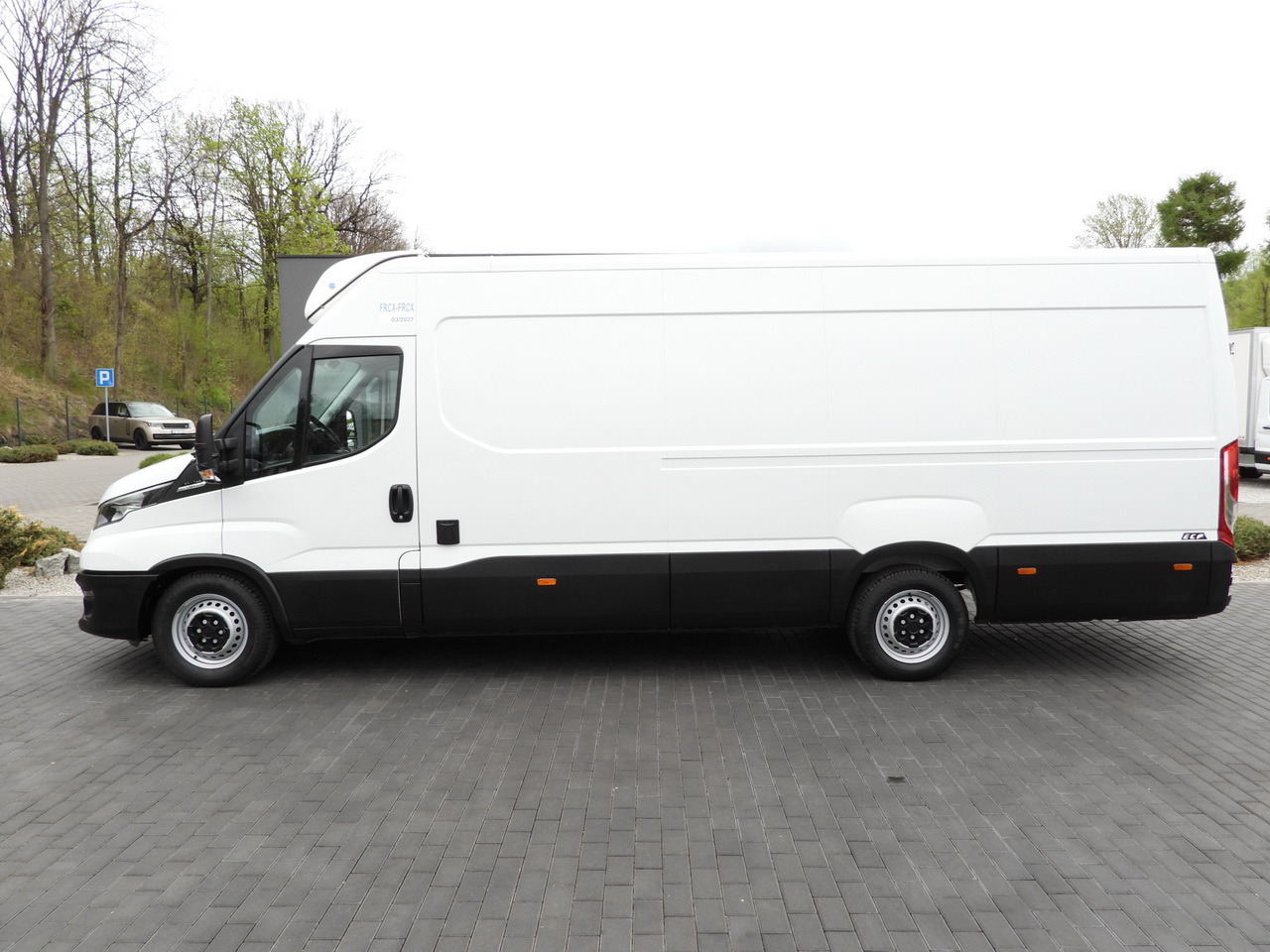 Furgoneta frigorifica IVECO DAILY 35S14 REFRIGERATOR VAN 0*C POWER SUPPLY 230V CRUISE CONTROL AUTOMATIC TRANSMISSION HI-MATIC AIR CONDITIONING  140HP: foto 9