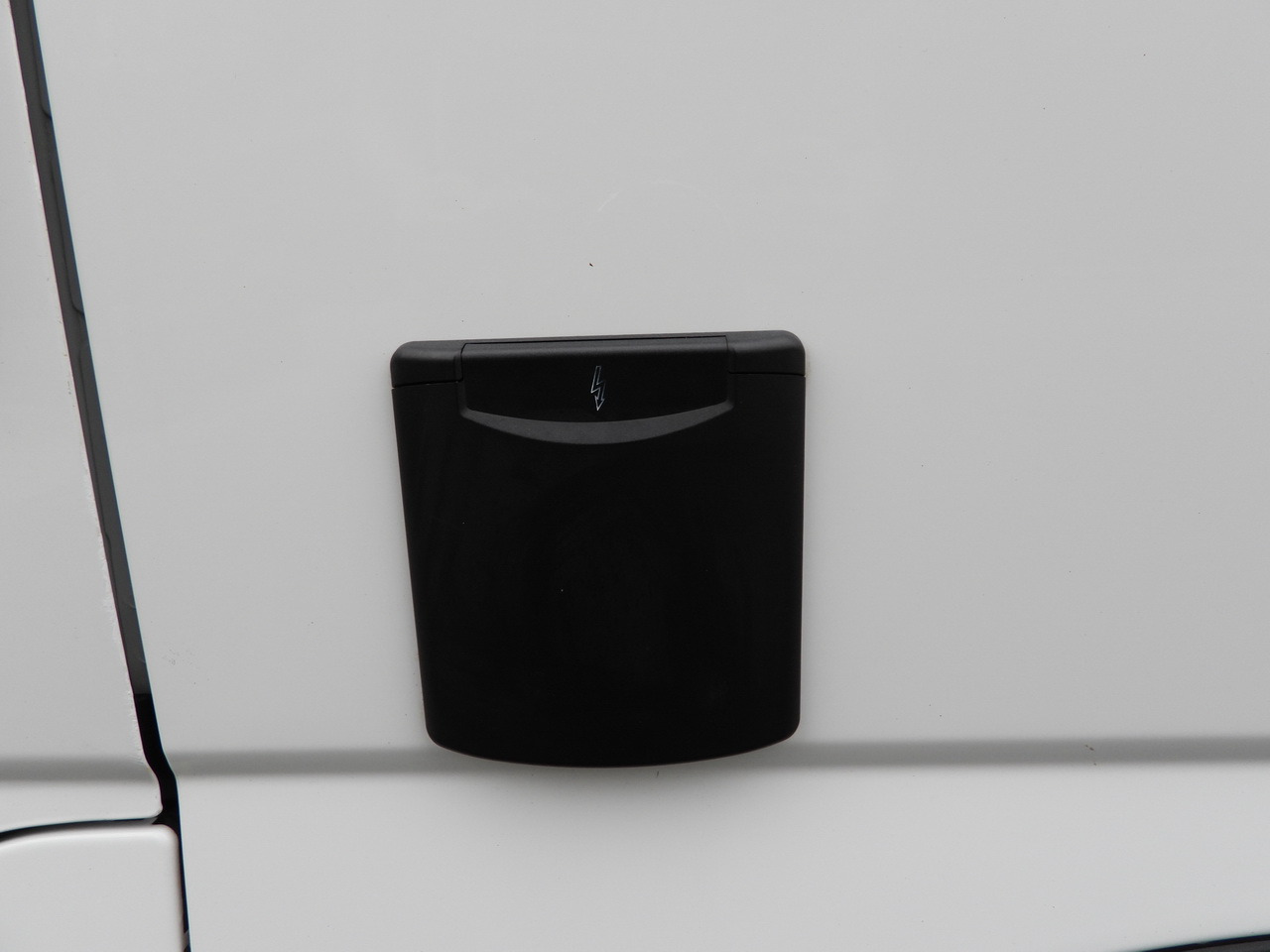 Furgoneta frigorifica IVECO DAILY 35S14 REFRIGERATOR VAN 0*C POWER SUPPLY 230V CRUISE CONTROL AUTOMATIC TRANSMISSION HI-MATIC AIR CONDITIONING  140HP: foto 30