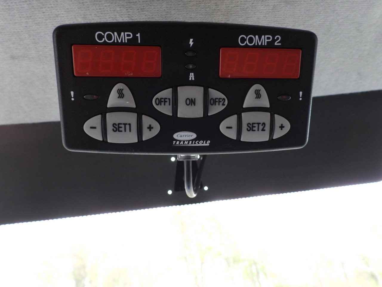 Furgoneta frigorifica IVECO DAILY 35S14 REFRIGERATOR VAN 0*C POWER SUPPLY 230V CRUISE CONTROL AUTOMATIC TRANSMISSION HI-MATIC AIR CONDITIONING  140HP: foto 45