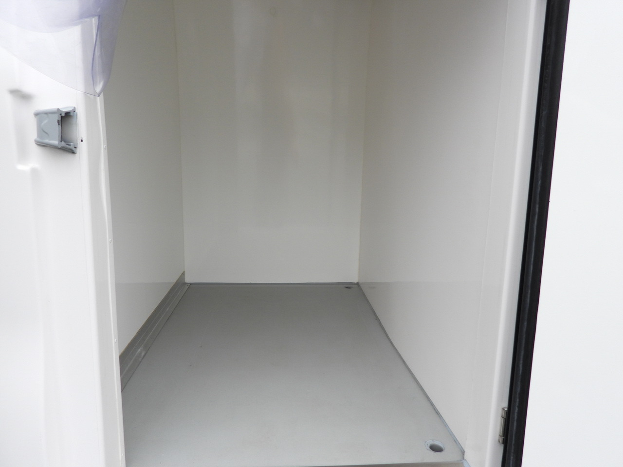 Furgoneta frigorifica IVECO DAILY 35S14 REFRIGERATOR VAN 0*C POWER SUPPLY 230V CRUISE CONTROL AUTOMATIC TRANSMISSION HI-MATIC AIR CONDITIONING  140HP: foto 27