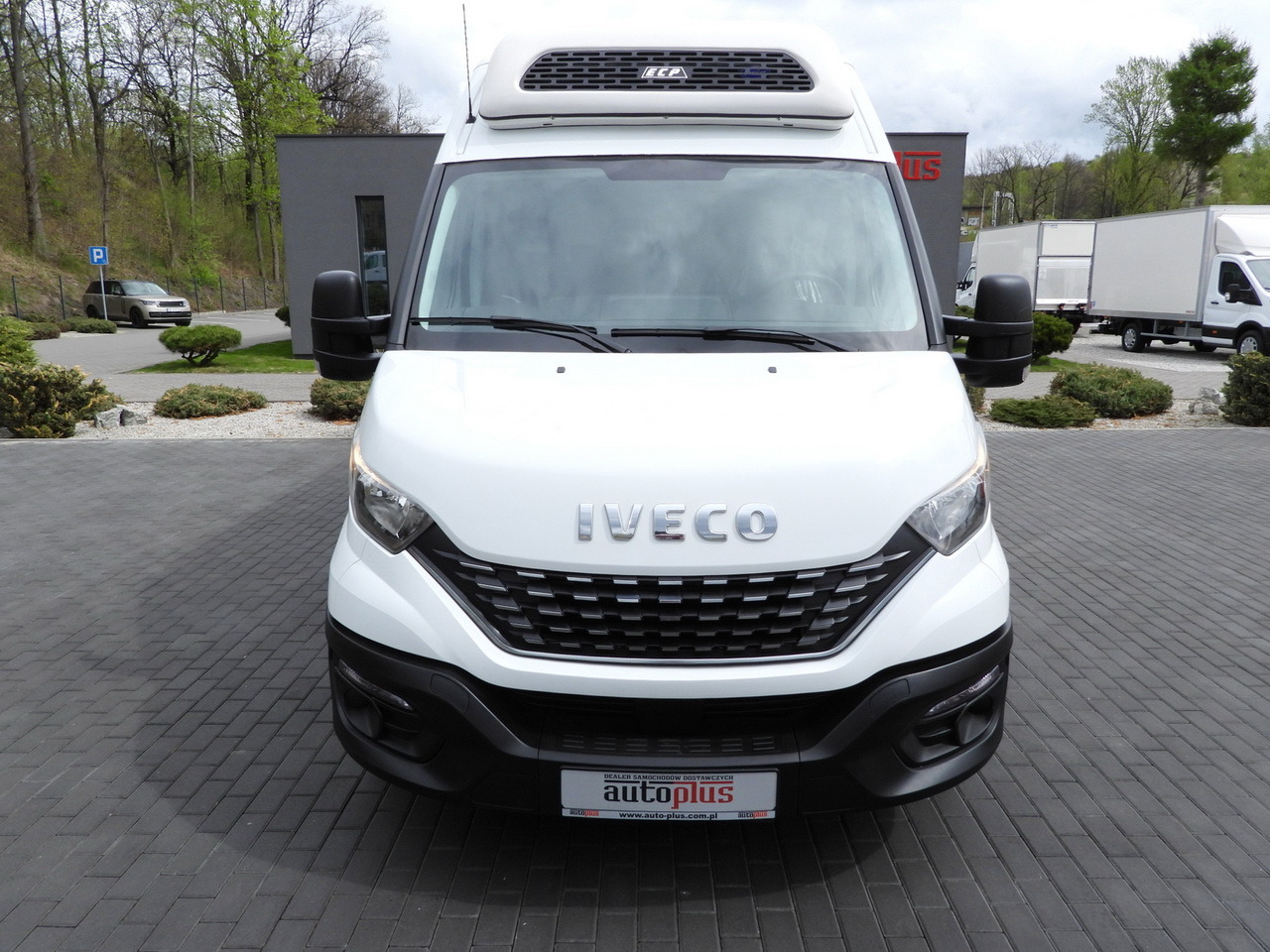 Furgoneta frigorifica IVECO DAILY 35S14 REFRIGERATOR VAN 0*C POWER SUPPLY 230V CRUISE CONTROL AUTOMATIC TRANSMISSION HI-MATIC AIR CONDITIONING  140HP: foto 5