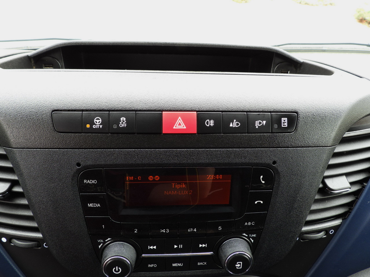 Furgoneta frigorifica IVECO DAILY 35S14 REFRIGERATOR VAN 0*C POWER SUPPLY 230V CRUISE CONTROL AUTOMATIC TRANSMISSION HI-MATIC AIR CONDITIONING  140HP: foto 44