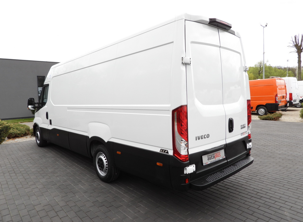 Furgoneta frigorifica IVECO DAILY 35S14 REFRIGERATOR VAN 0*C POWER SUPPLY 230V CRUISE CONTROL AUTOMATIC TRANSMISSION HI-MATIC AIR CONDITIONING  140HP: foto 10