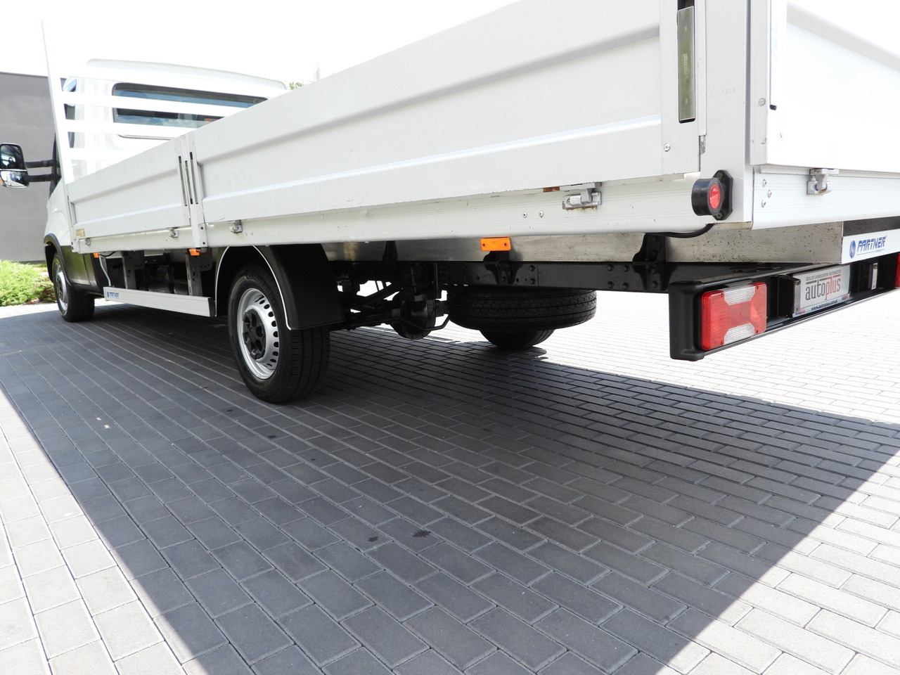 Furgoneta caja abierta IVECO DAILY 35S16 STAKE BODY 10 PALLETS CRUISE CONTROL AIR CONDITIONING  160HP: foto 15 Furgoneta caja abierta IVECO DAILY 35S16 STAKE BODY 10 PALLETS CRUISE CONTROL AIR CONDITIONING  160HP: foto 15