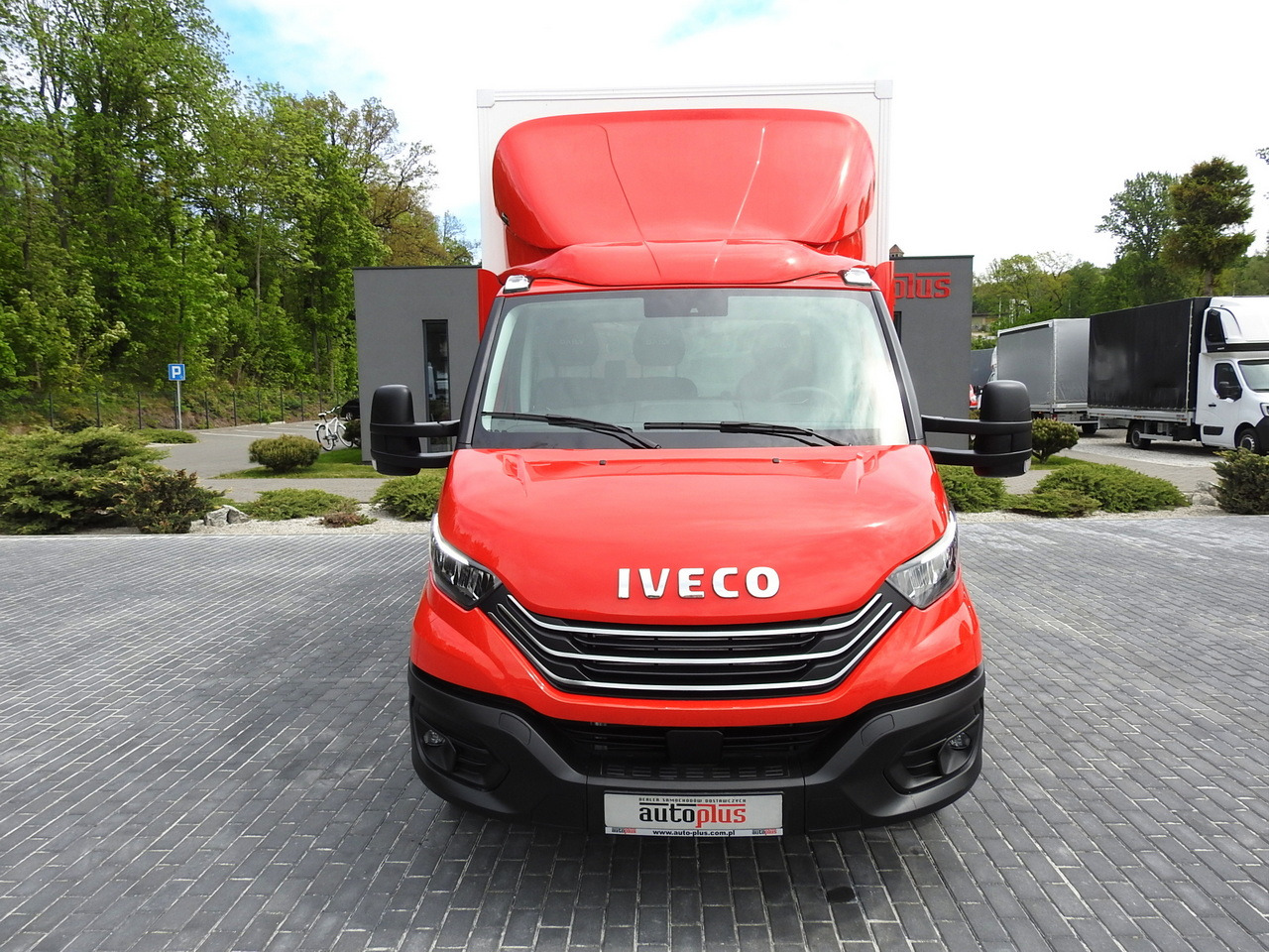 IVECO DAILY 35S18 NEW BOX 10 PALLETS CRUISE CONTROL NAVIGATION AIR CONDITIONING LED LIGHTS GUARANTEE  180HP - Furgoneta frigorifica: foto 5 IVECO DAILY 35S18 NEW BOX 10 PALLETS CRUISE CONTROL NAVIGATION AIR CONDITIONING LED LIGHTS GUARANTEE  180HP - Furgoneta frigorifica: foto 5