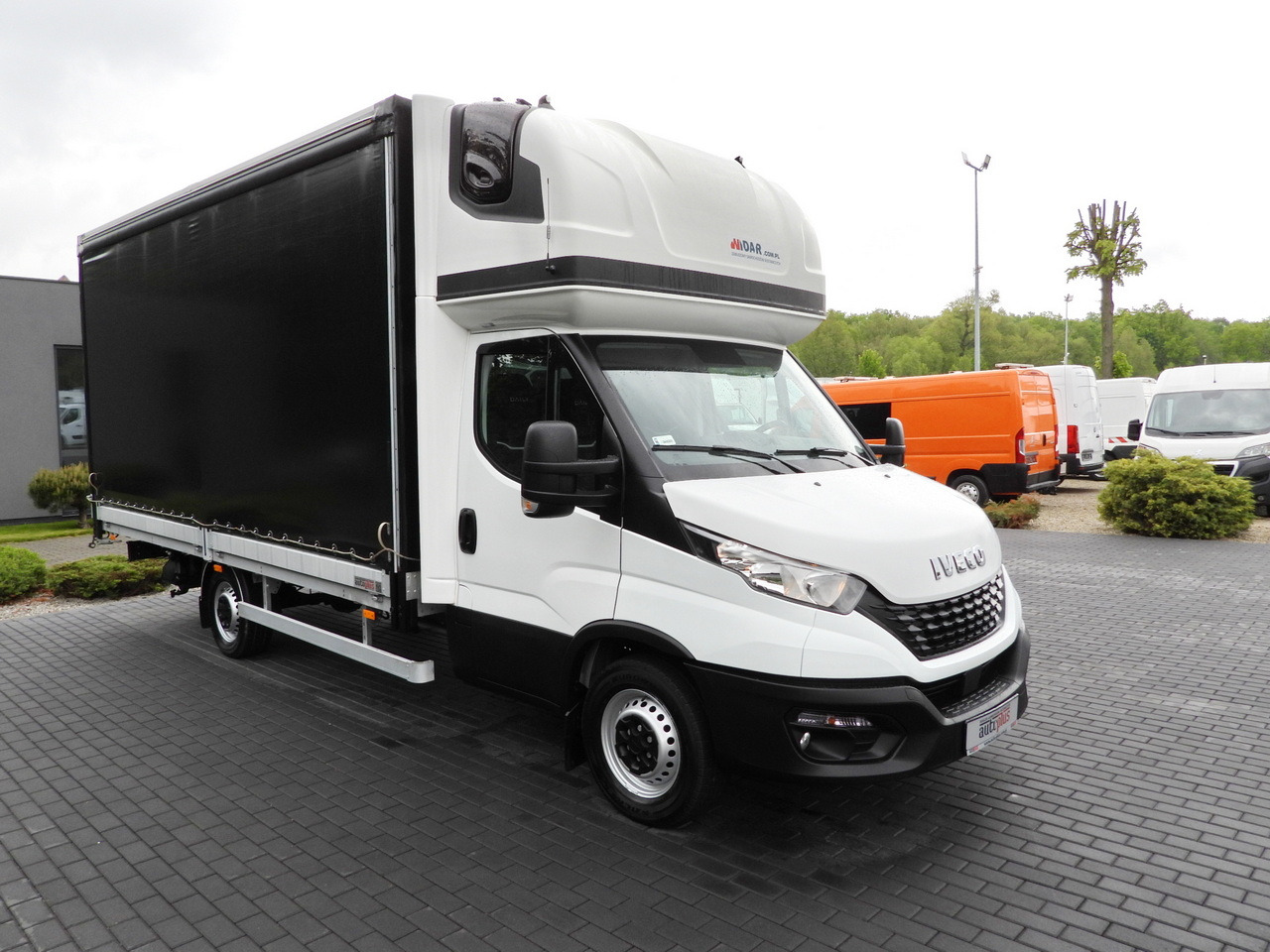 IVECO DAILY 35S18 TARPAULIN 10 PALLETS WEBASTO CRUISE CONTROL AIR CONDITIONING 180HP - Furgoneta con lona: foto 4 IVECO DAILY 35S18 TARPAULIN 10 PALLETS WEBASTO CRUISE CONTROL AIR CONDITIONING 180HP - Furgoneta con lona: foto 4