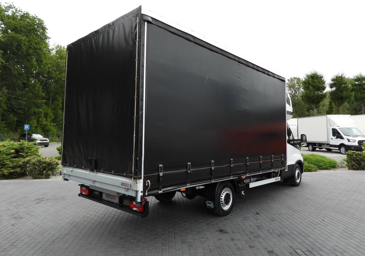 IVECO DAILY 35S18 TARPAULIN 10 PALLETS WEBASTO CRUISE CONTROL NAVIGATION LED LIGHTS AIR CONDITIONING 180HP - Furgoneta con lona: foto 3 IVECO DAILY 35S18 TARPAULIN 10 PALLETS WEBASTO CRUISE CONTROL NAVIGATION LED LIGHTS AIR CONDITIONING 180HP - Furgoneta con lona: foto 3