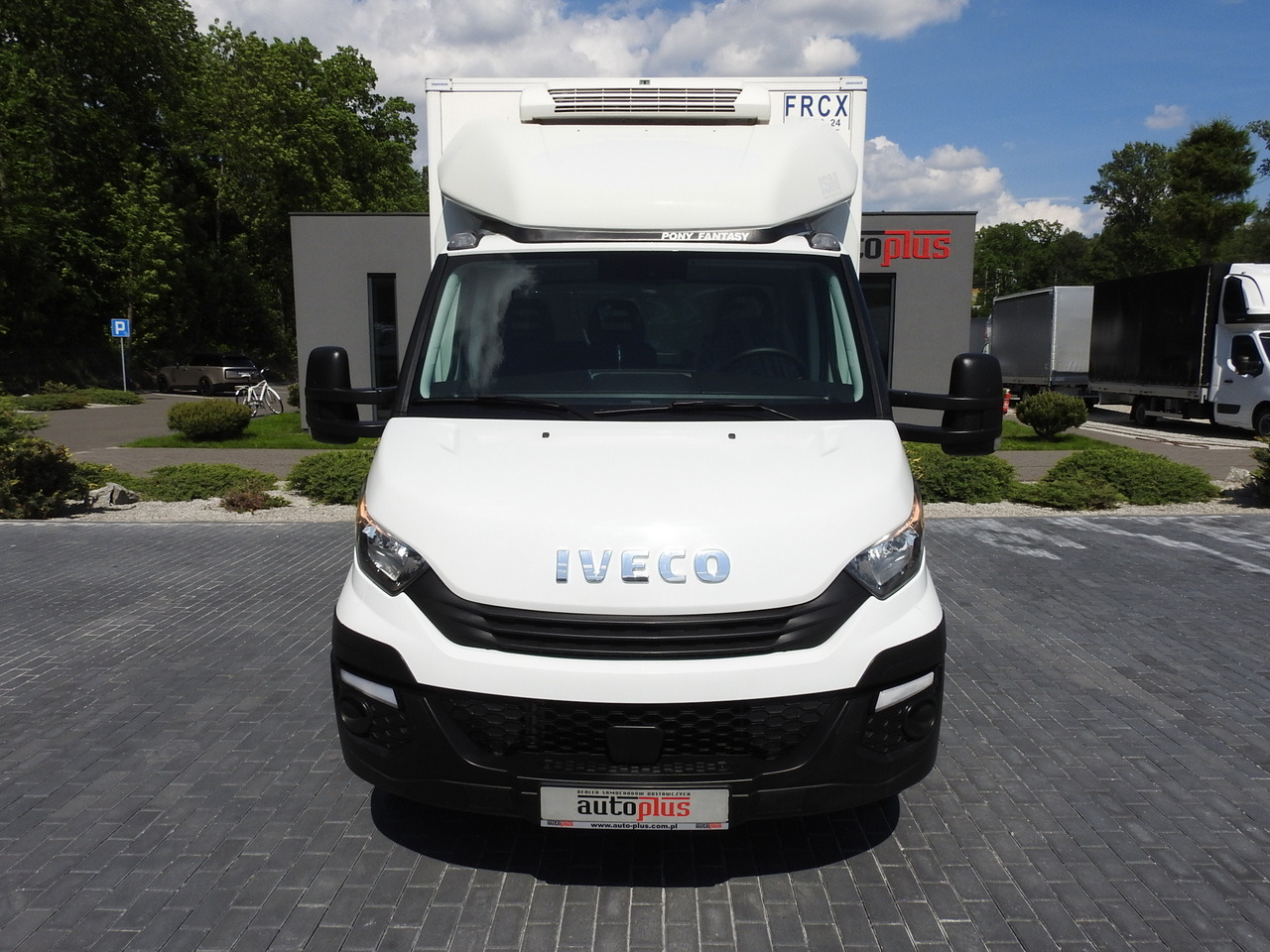 IVECO DAILY 50C15  REGRIGERATOR BOX -5*C POWER SUPPLY 230V AIR CONDITIONING TWIN WHEELS  150HP - Furgoneta frigorifica: foto 5 IVECO DAILY 50C15  REGRIGERATOR BOX -5*C POWER SUPPLY 230V AIR CONDITIONING TWIN WHEELS  150HP - Furgoneta frigorifica: foto 5