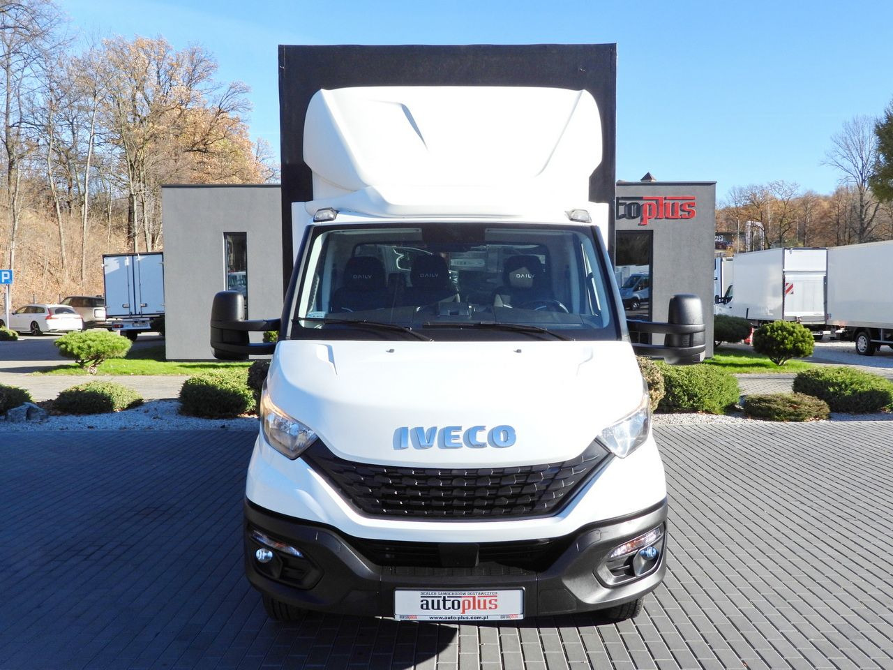 IVECO DAILY 50C17 TARPAULIN 10 PALLETS CRUISE CONTROL TWIN WHEELS AIR CONDITIONING 180HP - Furgoneta con lona: foto 5 IVECO DAILY 50C17 TARPAULIN 10 PALLETS CRUISE CONTROL TWIN WHEELS AIR CONDITIONING 180HP - Furgoneta con lona: foto 5