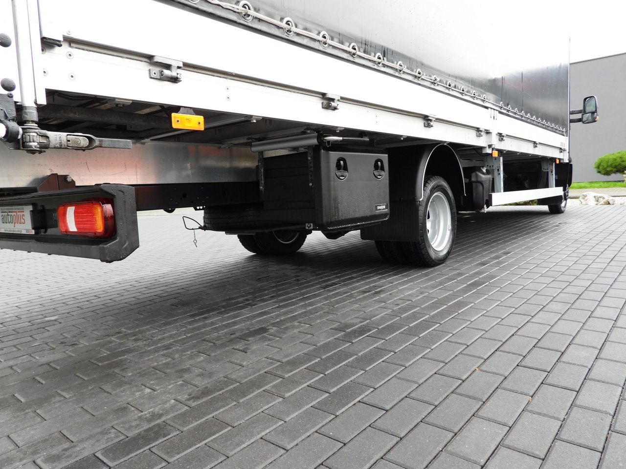 Furgoneta con lona IVECO DAILY 50C18 TARPAULIN 14 PALLETS WEBASTO CRUISE CONTROL PNEUMATICS TWIN WHEELS AIR CONDITIONING  180HP: foto 18