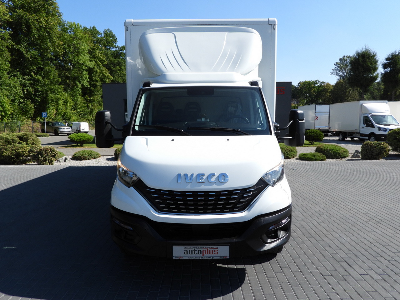 Furgoneta caja cerrada IVECO DAILY 72C18 LIFT 14 PALLETS CRUISE CONTROL PNEUMATICS AUTOMATIC TRANSMISSION HI-MATIC TWIN WHEELS AIR CONDITIONING  180HP: foto 5