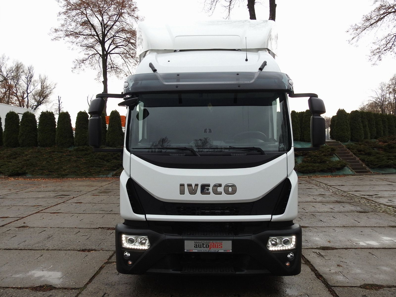 Iveco EUROCARGO 120-250 PRITSCHE PLANE 18 PALETTEN A/C - Camión lona: foto 5 Iveco EUROCARGO 120-250 PRITSCHE PLANE 18 PALETTEN A/C - Camión lona: foto 5
