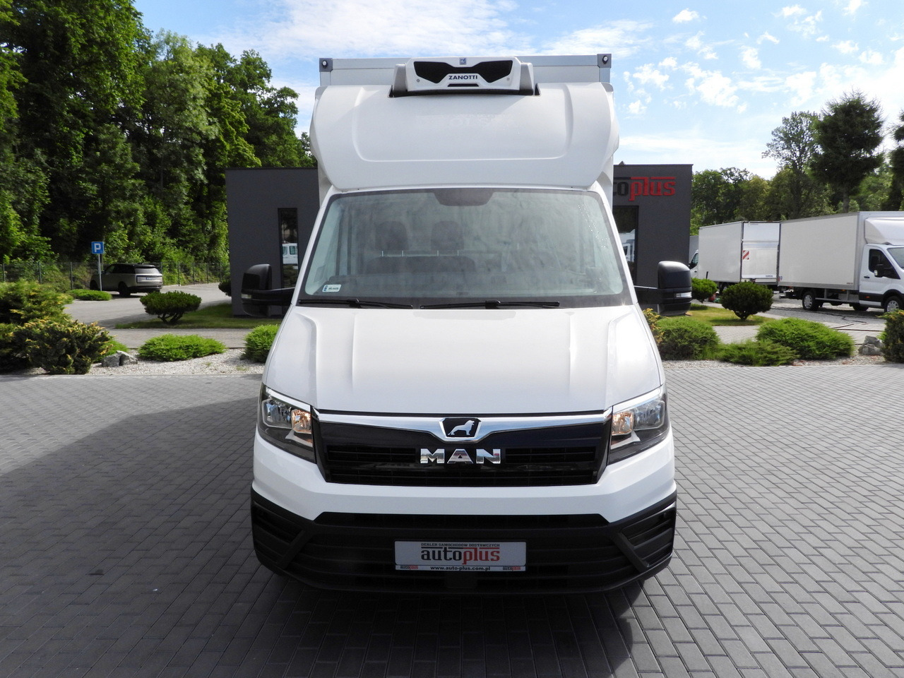 MAN TGE 3.140 REGRIGERATOR BOX -1*C 8 PALLETS HEATING FUNCTION CRUISE CONTROL PNEUMATICS AIR CONDITIONING 140HP - Furgoneta frigorifica: foto 5 MAN TGE 3.140 REGRIGERATOR BOX -1*C 8 PALLETS HEATING FUNCTION CRUISE CONTROL PNEUMATICS AIR CONDITIONING 140HP - Furgoneta frigorifica: foto 5