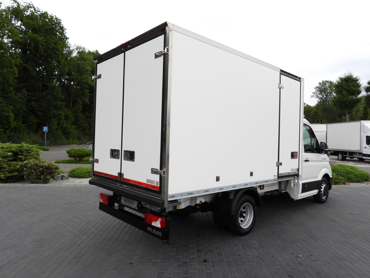 MAN TGE 3.180 REGRIGERATOR BOX 0*C CRUISE CONTROL TWIN WHEELS AIR CONDITIONING 180HP - Furgoneta frigorifica: foto 3 MAN TGE 3.180 REGRIGERATOR BOX 0*C CRUISE CONTROL TWIN WHEELS AIR CONDITIONING 180HP - Furgoneta frigorifica: foto 3
