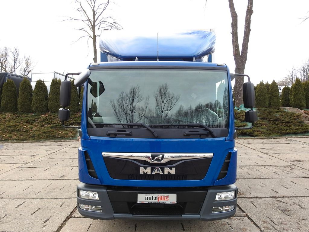 MAN TGL 12.220 KOFFER 18 PALETTEN ZWILLINGSRÄDER - Camión caja cerrada: foto 5 MAN TGL 12.220 KOFFER 18 PALETTEN ZWILLINGSRÄDER - Camión caja cerrada: foto 5