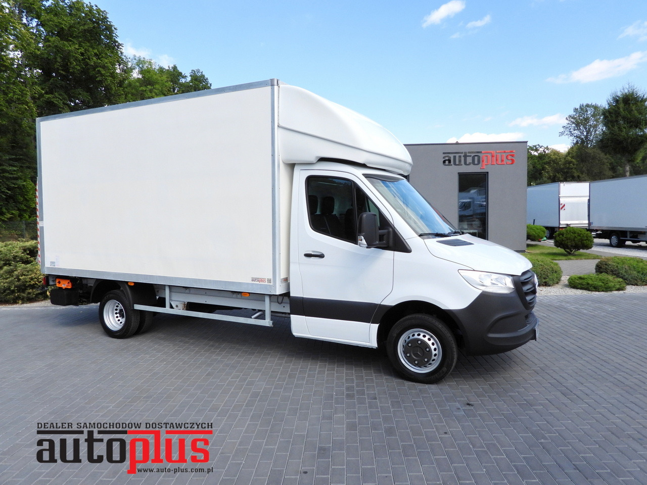 MERCEDES SPRINTER 514 BOX LIFT 8 PALLETS CRUISE CONTROL TWIN WHEELS AIR CONDITIONING  140HP - Furgoneta caja cerrada: foto 1 MERCEDES SPRINTER 514 BOX LIFT 8 PALLETS CRUISE CONTROL TWIN WHEELS AIR CONDITIONING  140HP - Furgoneta caja cerrada: foto 1