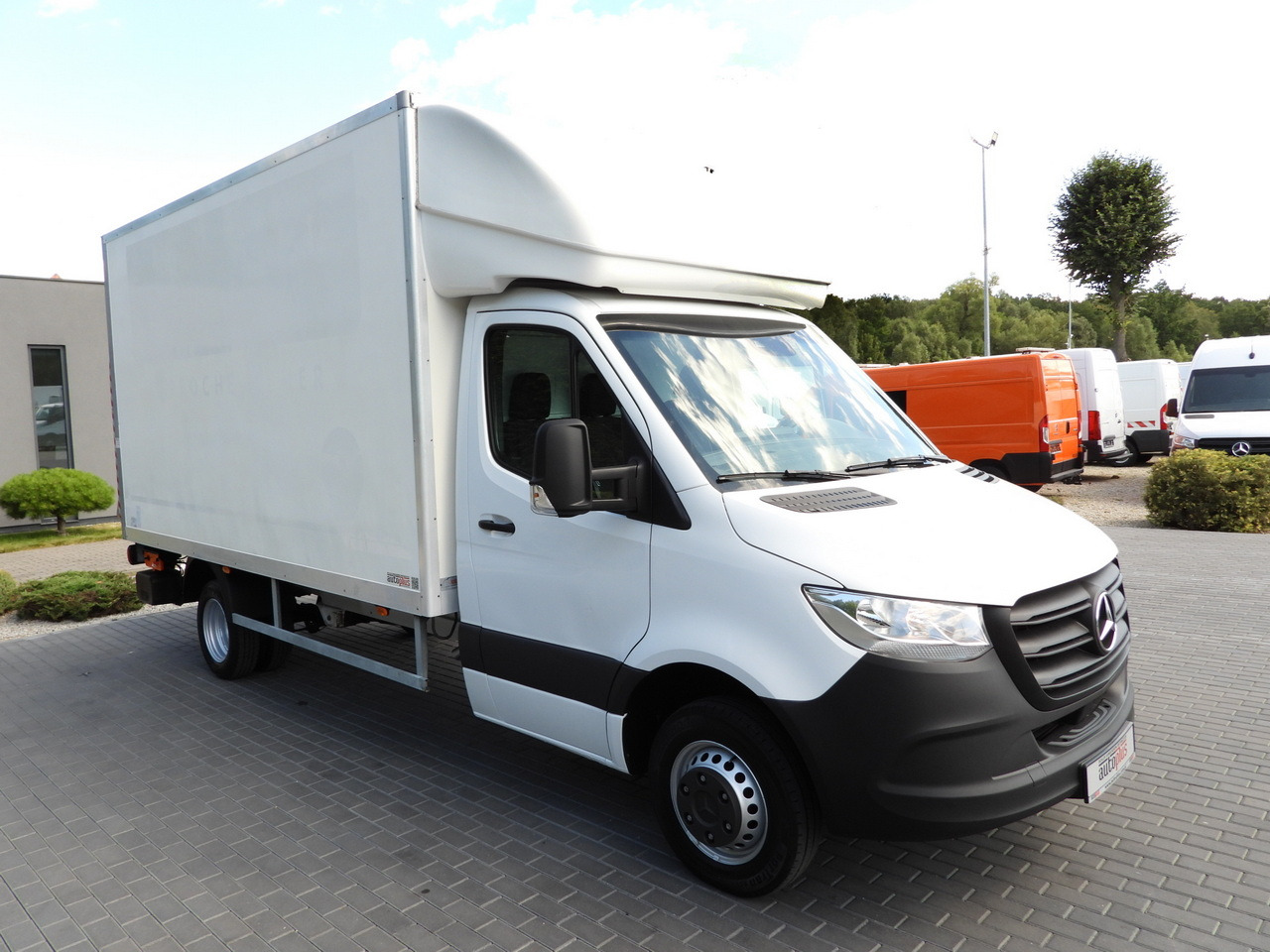 MERCEDES SPRINTER 514 BOX LIFT 8 PALLETS CRUISE CONTROL TWIN WHEELS AIR CONDITIONING  140HP - Furgoneta frigorifica: foto 4 MERCEDES SPRINTER 514 BOX LIFT 8 PALLETS CRUISE CONTROL TWIN WHEELS AIR CONDITIONING  140HP - Furgoneta frigorifica: foto 4