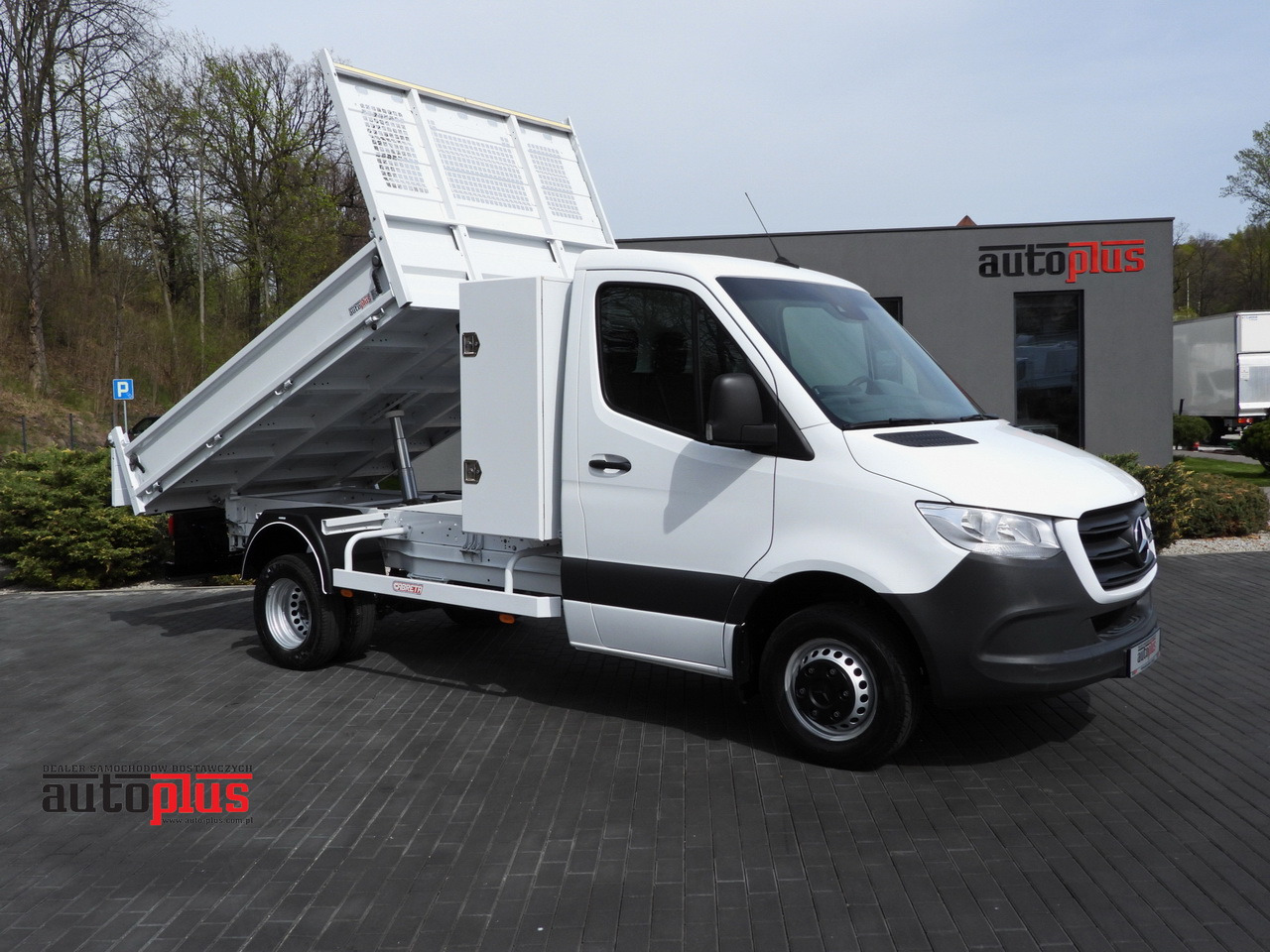 MERCEDES SPRINTER 516 TIPPER CRUISE CONTROL TWIN WHEELS AIR CONDITIONING 160HP - Furgoneta basculante: foto 1 MERCEDES SPRINTER 516 TIPPER CRUISE CONTROL TWIN WHEELS AIR CONDITIONING 160HP - Furgoneta basculante: foto 1