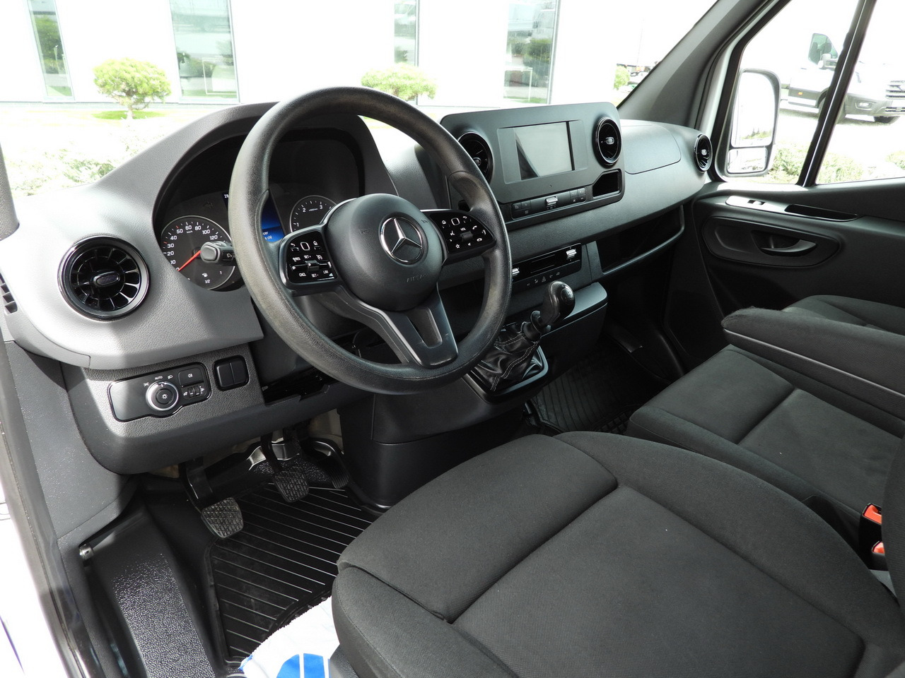 MERCEDES SPRINTER 516 TIPPER CRUISE CONTROL TWIN WHEELS AIR CONDITIONING 160HP - Furgoneta basculante: foto 2 MERCEDES SPRINTER 516 TIPPER CRUISE CONTROL TWIN WHEELS AIR CONDITIONING 160HP - Furgoneta basculante: foto 2