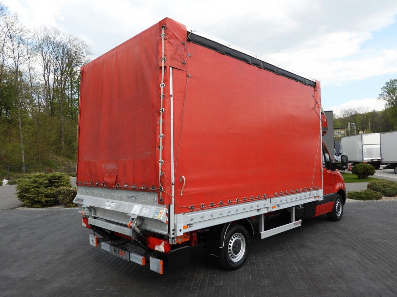 Mercedes-Benz SPRINTER 316 PRITSCHE PLANE AUFZUG 8 EUROPALET - Furgoneta con lona: foto 3 Mercedes-Benz SPRINTER 316 PRITSCHE PLANE AUFZUG 8 EUROPALET - Furgoneta con lona: foto 3