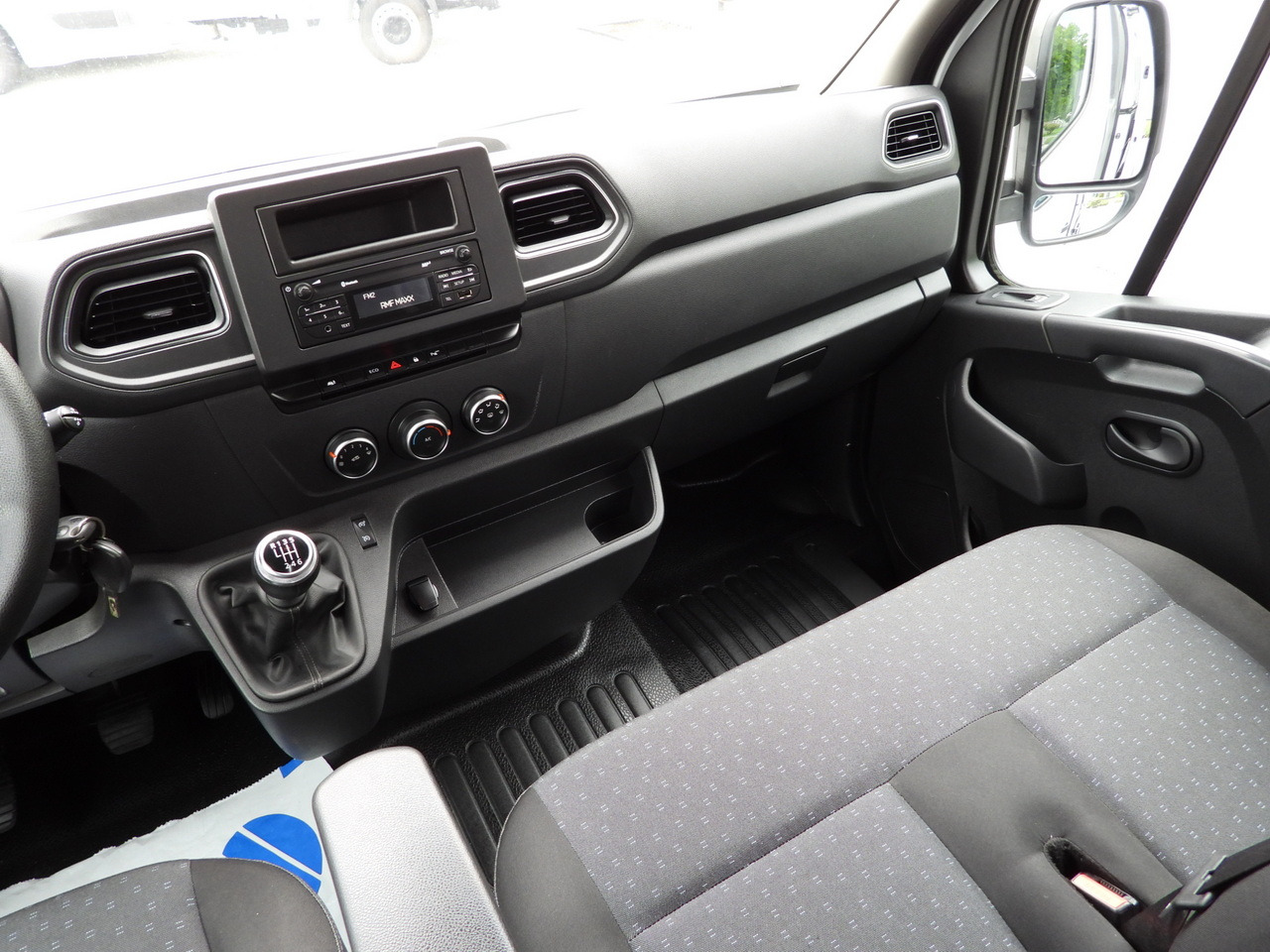 Furgón OPEL MOVANO BOX DELIVERY VAN 7 SEATS CRUISE CONTROL LED LIGHTS AIR CONDITIONING 135HP: foto 29 Furgón OPEL MOVANO BOX DELIVERY VAN 7 SEATS CRUISE CONTROL LED LIGHTS AIR CONDITIONING 135HP: foto 29