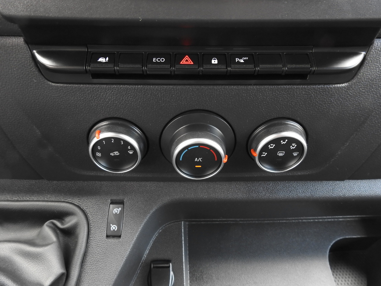 Furgón OPEL MOVANO BOX DELIVERY VAN 7 SEATS CRUISE CONTROL LED LIGHTS AIR CONDITIONING 135HP: foto 32 Furgón OPEL MOVANO BOX DELIVERY VAN 7 SEATS CRUISE CONTROL LED LIGHTS AIR CONDITIONING 135HP: foto 32