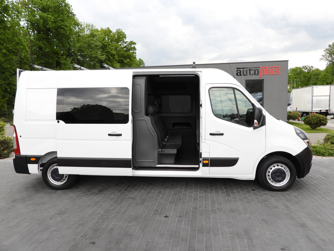 Furgón OPEL MOVANO BOX DELIVERY VAN 7 SEATS CRUISE CONTROL LED LIGHTS AIR CONDITIONING 135HP: foto 8 Furgón OPEL MOVANO BOX DELIVERY VAN 7 SEATS CRUISE CONTROL LED LIGHTS AIR CONDITIONING 135HP: foto 8