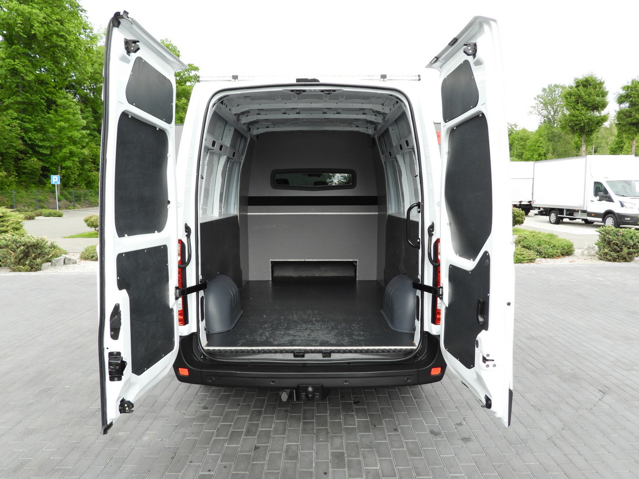 Furgón OPEL MOVANO BOX DELIVERY VAN 7 SEATS CRUISE CONTROL LED LIGHTS AIR CONDITIONING 135HP: foto 12 Furgón OPEL MOVANO BOX DELIVERY VAN 7 SEATS CRUISE CONTROL LED LIGHTS AIR CONDITIONING 135HP: foto 12