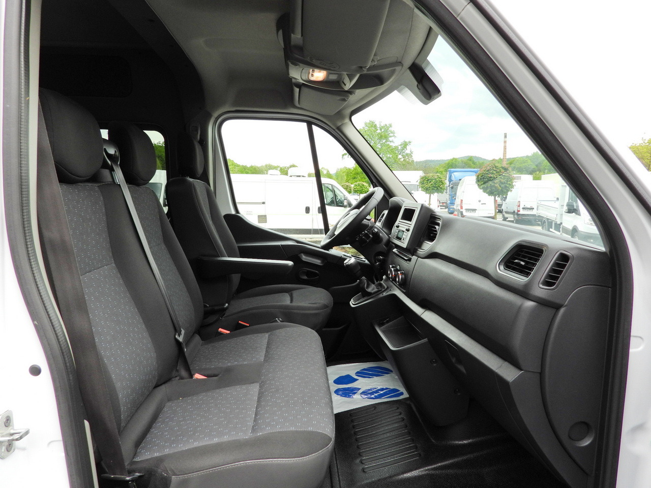 Furgón OPEL MOVANO BOX DELIVERY VAN 7 SEATS CRUISE CONTROL LED LIGHTS AIR CONDITIONING 135HP: foto 34 Furgón OPEL MOVANO BOX DELIVERY VAN 7 SEATS CRUISE CONTROL LED LIGHTS AIR CONDITIONING 135HP: foto 34