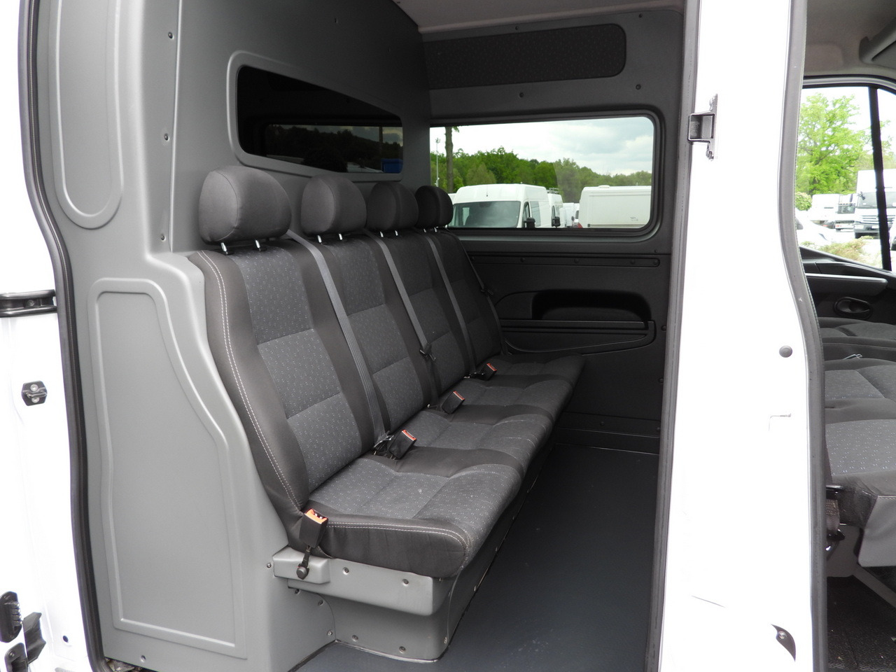 Furgón OPEL MOVANO BOX DELIVERY VAN 7 SEATS CRUISE CONTROL LED LIGHTS AIR CONDITIONING 135HP: foto 38 Furgón OPEL MOVANO BOX DELIVERY VAN 7 SEATS CRUISE CONTROL LED LIGHTS AIR CONDITIONING 135HP: foto 38