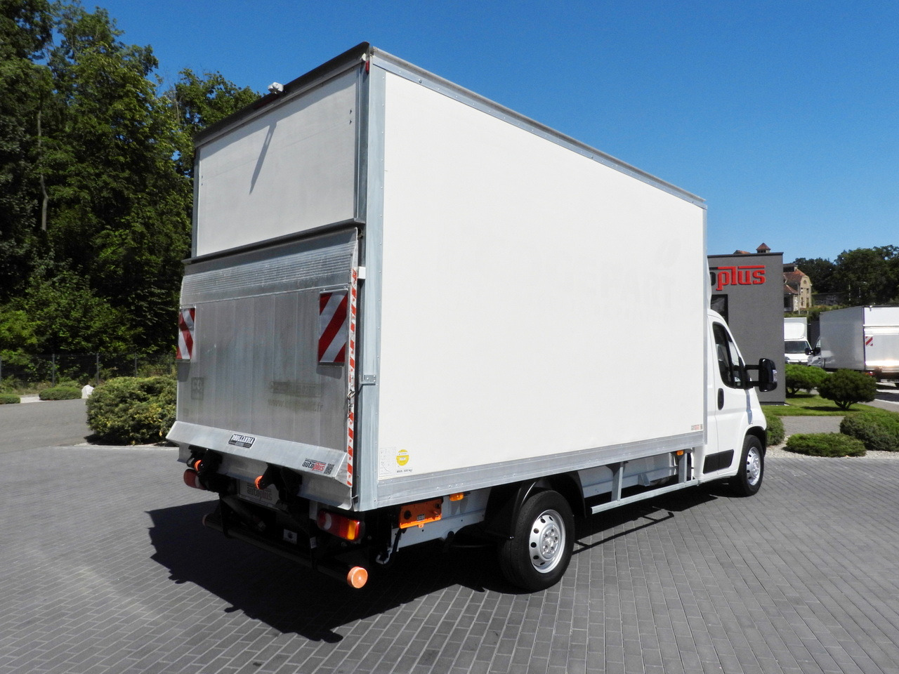 PEUGEOT BOXER BOX LIFT 8 PALLETS CRUISE CONTROL AIR CONDITIONING  130HP - Furgoneta frigorifica: foto 3 PEUGEOT BOXER BOX LIFT 8 PALLETS CRUISE CONTROL AIR CONDITIONING  130HP - Furgoneta frigorifica: foto 3
